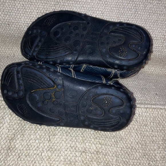 Infant size 5 leather Navy Walker Shoes with Secure Straps - Picture 3 of 16